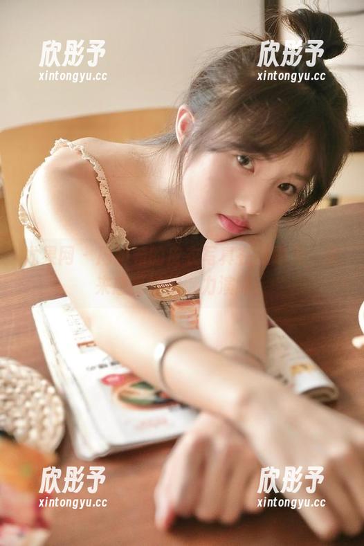 尤果网 - 周妍希的皮衣写真在线曝光，快来感受她的魅力演绎！