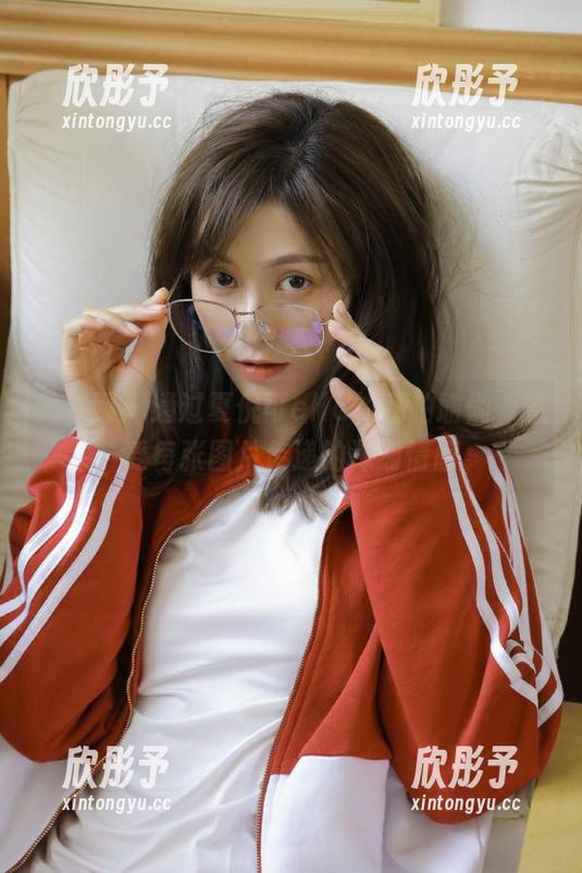 尤果网 - 通过夏倪可ella的私拍瑜伽，感受每张图片传递的深刻情感