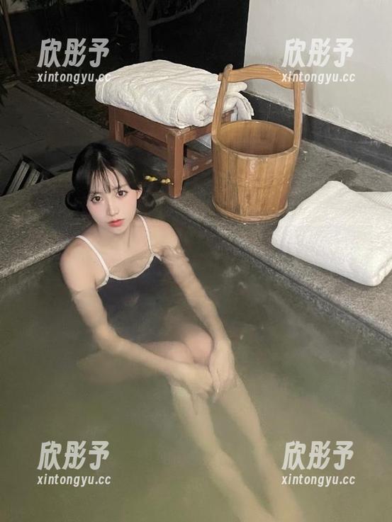 尤果网 - 晨曦的秘书故事：无圣光作品带你进入她的独特世界
