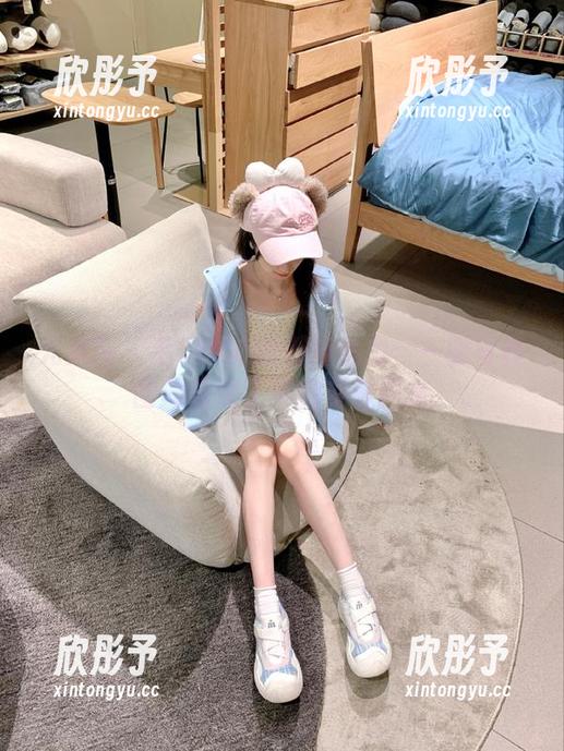 尤果网 - 毛COCO的御姐魅力：一部写真图册展现了她的多种风格