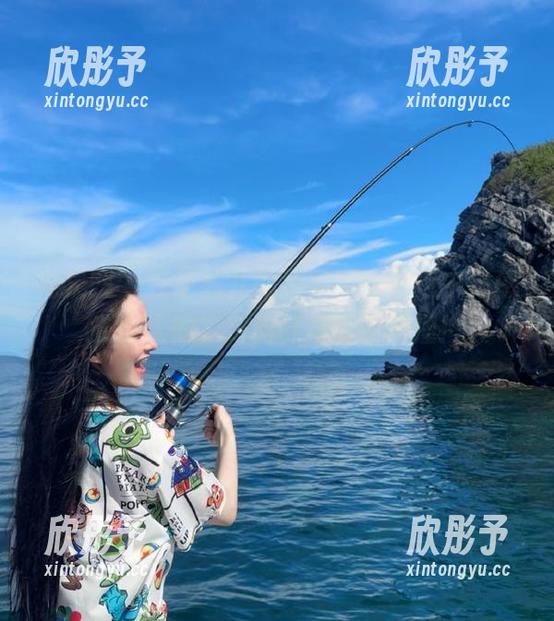 尤果网 - 在赵颖儿的和服写真图包中，感受迷人的东方韵味与时尚碰撞！