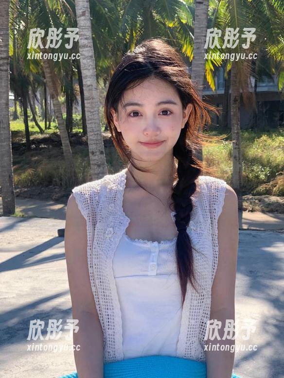 尤果网 - 准备好了吗？雯雯女王的美图精选以逗趣风暴来袭，笑到抽筋你绝对是赢家！