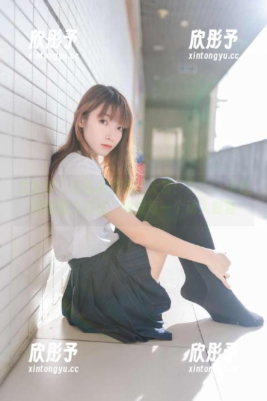 尤蜜荟 - 白丝高清写真大赏：Cris_卓娅祺的魅力瞬间，捕捉每一个动人时刻