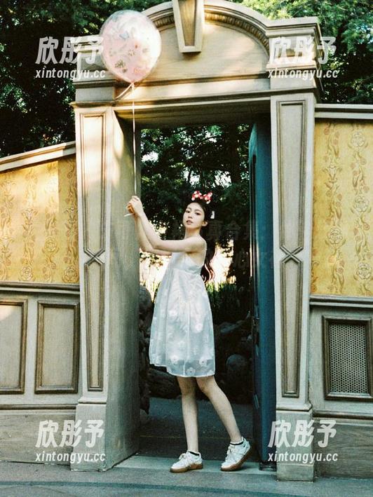 尤蜜荟 - 朱可儿白裙写真合集：体验轻盈瞬间，邂逅你的内心女神