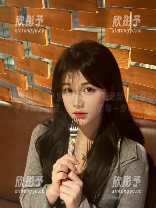 异思趣向 - 小宝裸足摄影合集更新：探索不同角度的美，感受生活的每一步动人