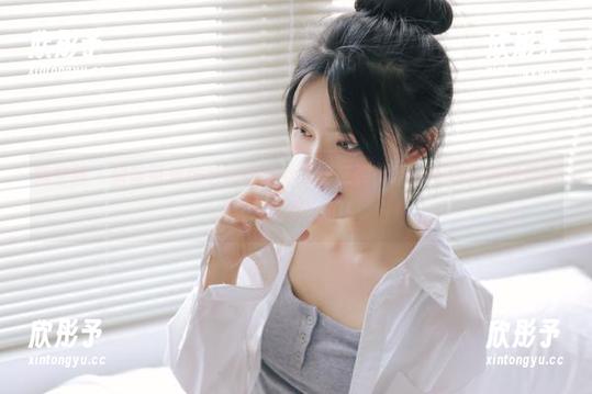 微密圈 - 甜蜜可爱张老师豹纹女人第二弹，精选写真资源送给你喜欢的朋友们！