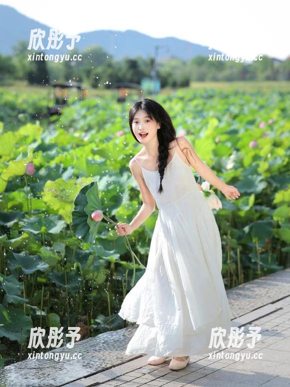 推女神 - 沛沛Eankei旗袍私房美图，解锁她优雅生活背后的故事与情感