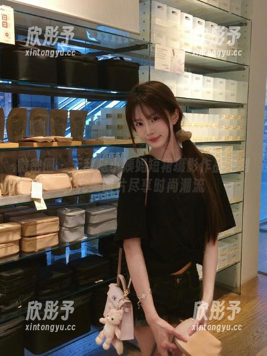 微密圈 - 无敌哒小姨妈短裙摄影作品定制，完美图片尽享时尚潮流