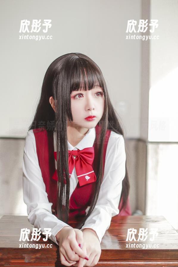 走进日奈娇的黄豆粉写真世界：多元风格的完美结合