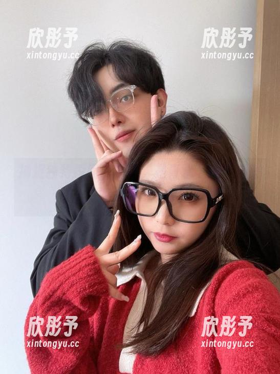 捕捉独特瞬间，精选“是青水”的“歪萌护士”写真，让你心花怒放