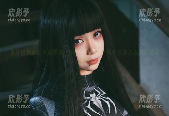 夏日白色泳装私房图集：末夜787和你一起享受沁人心脾的清凉时光