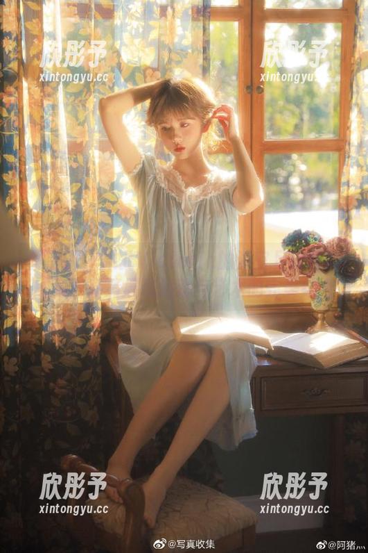 微密圈 - 果儿Victoria的浴室足球写真图集：高清展现运动与艺术的完美结合
