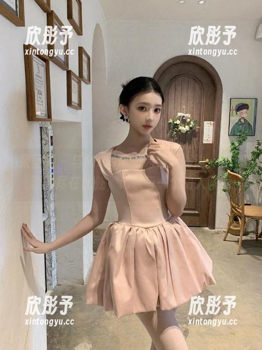 果团网 - 与Miss琪一起畅游海边，全套原图尽在此处，记录每一个动人瞬间