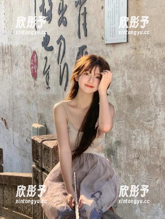 打破你对白丝的想象：森萝财团美图合集中的学妹魅力