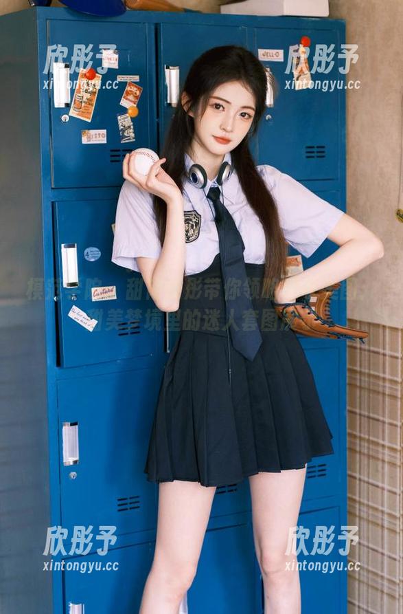 模范学院 - 甜筒晓彤带你领略睡衣美图：甜美梦境里的迷人套图展示