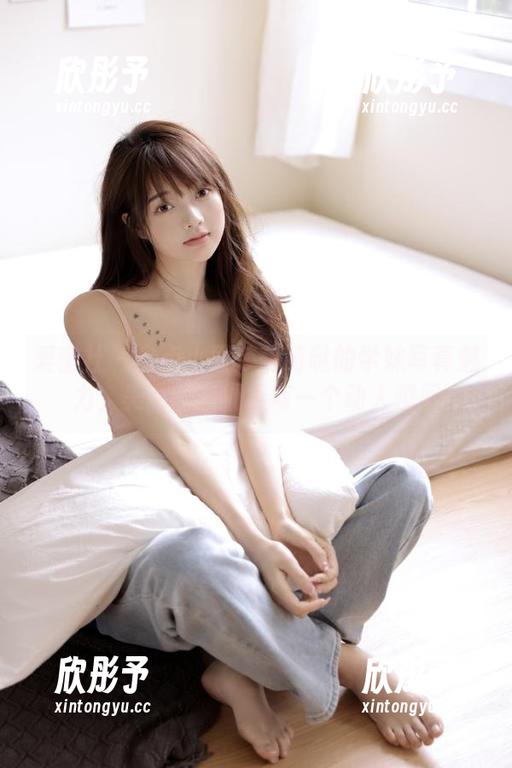 爱蜜社 - 盘点小丽莎萌萌哒的学妹写真魅力，美图图集捕捉每一个动人瞬间