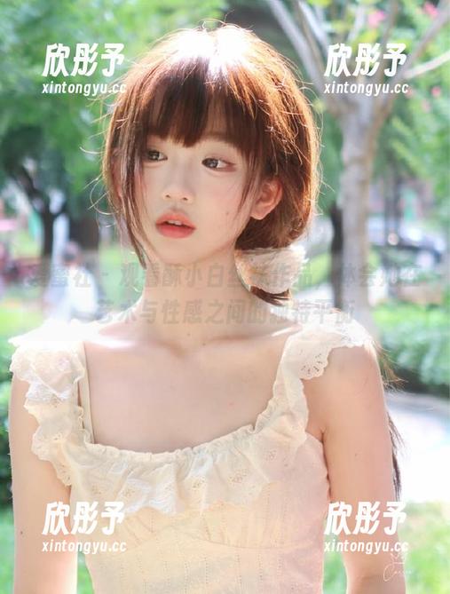 爱蜜社 - 观看酥小白丝袜作品，体会她在艺术与性感之间的独特平衡