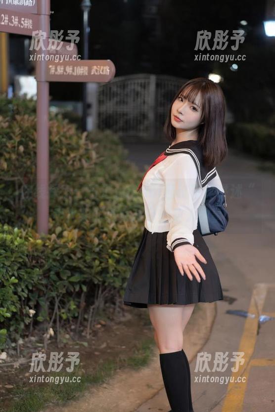 在线探索：玉汇yuuhui通过写真讲述“卖火柴的小女孩”的动人故事