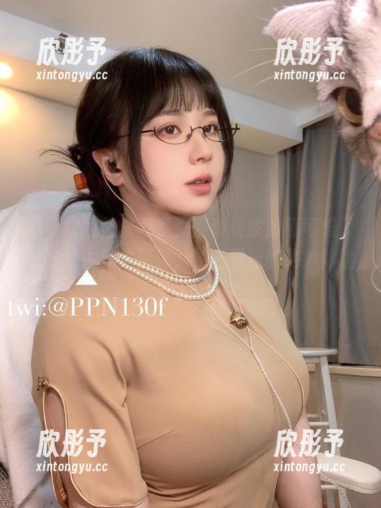 不一样的视觉盛宴，观看皮皮奶可可爱了啦的复古连体图包，时光倒流的绝妙体验。