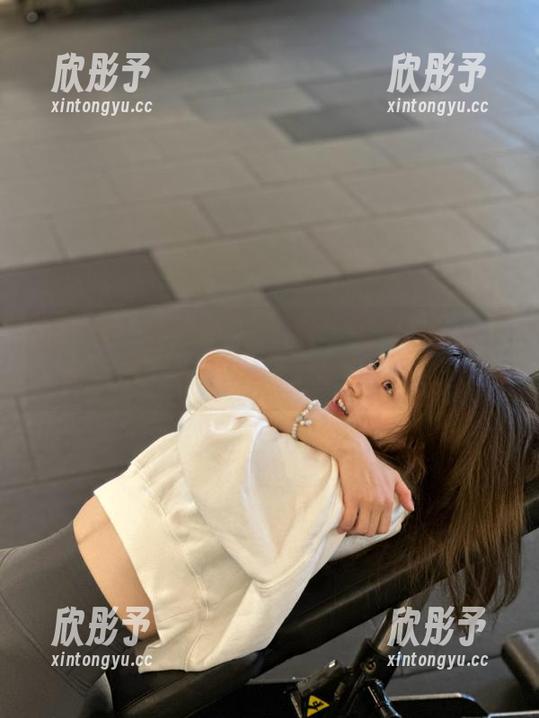 微密圈 - 高清艳丽相扑猫翘臀蜜腿丝足作品图片，捕捉每个动人的瞬间与细节