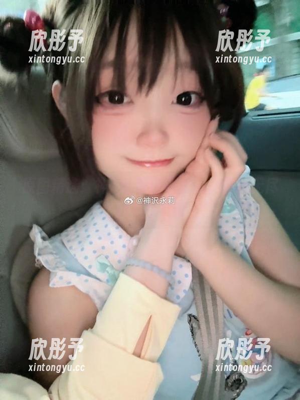 原图精选：神沢永莉白裙写真，展现无尽魅力与灵动