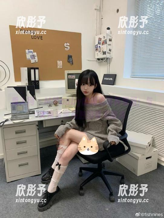 秀人网 - M梦baby的海边写真原图：与大海亲密接触的唯美时光