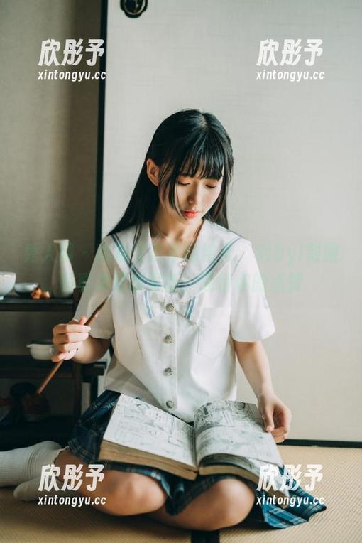 秀人网 - 优雅与青春的结合：Sibyl制服写真集最新更新，期待你的点赞