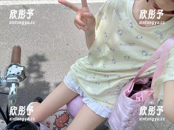 秀人网 - 发现于诺诺ise的眼镜魅力，精彩写真免费下载，让你爱上她！