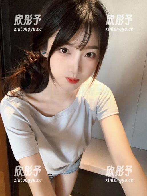 秀人网 - 感受唐安琪的丝袜美腿写真，精美壁纸唤醒你的视觉享受！