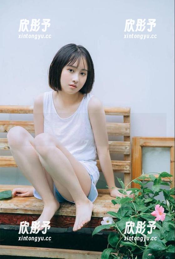 秀人网 - 奈奈Fox必看肉丝写真合集：生活太严肃，来点自嘲的美好