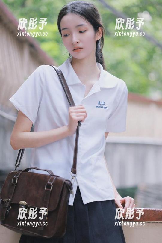 秀人网 - 娜娜子呀倾情奉献：免费油亮写真图包，快来收藏吧！