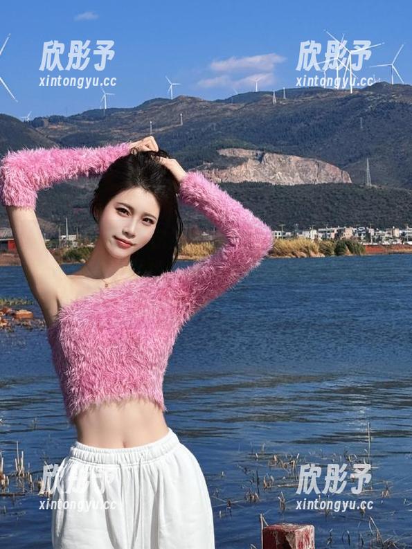 秀人网 - 探索安然maleah在办公室的无圣光魅力，图包中藏着你不知道的精彩瞬间！