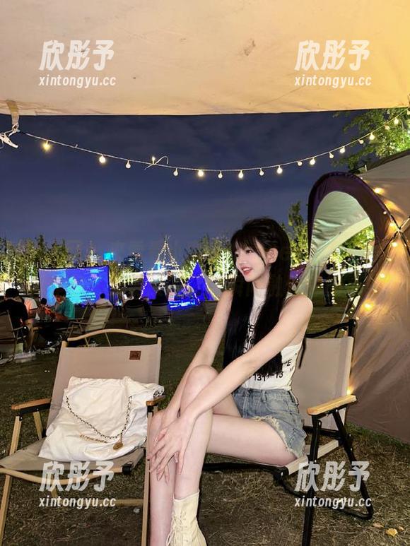 秀人网 - 来看看小蛮妖_honey的全套写真作品，天使般的笑容瞬间融化你的心！