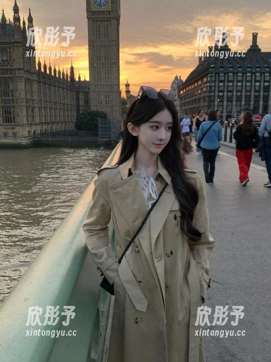秀人网 - 在杏子Yada的白裙里，感受美图套图带来的甜美瞬间