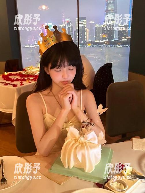 秀人网 - 走进桃色奶酪的婚纱魔法：原图图集记录每个动人心魄的幻影