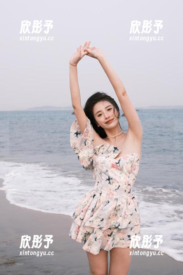 秀人网 - 揭秘江七七：自拍图包中的写真艺术与个人风格