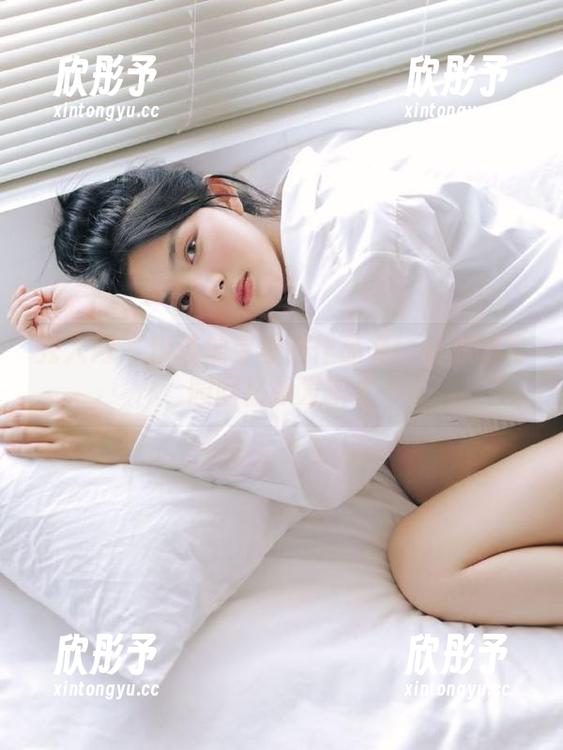 秀人网 - 精选灿宝校服作品集：让你的校园回忆焕发新生