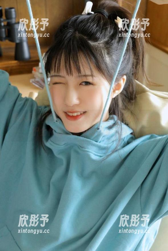 秀人网 - 美丽与坚守，玛鲁娜Manuela护士作品图集中的真实与梦想
