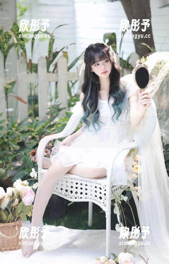 秀人网 - 找回夏天的风情，琳琳ailin的全套比基尼写真让你心动！