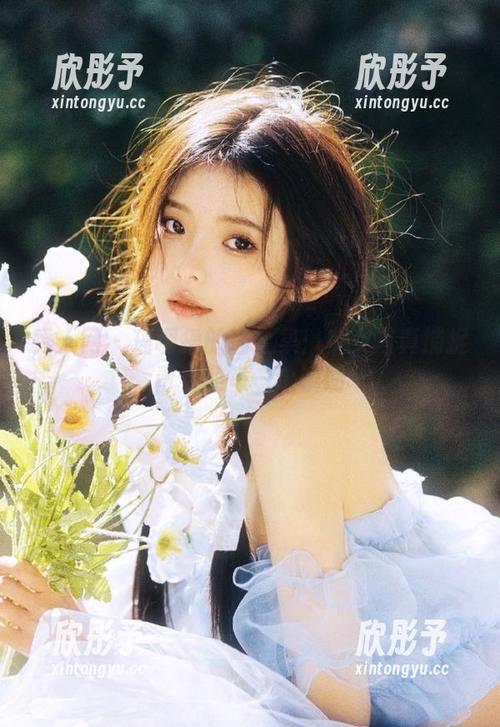 秀人网 - 瑶啊摇的瑶全集：少女写真捕捉青春的每一个瞬间