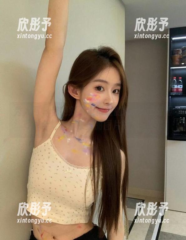 秀人网 - 你绝对不能错过的糯米nm制服写真合集，带来美丽图片的饕鬄盛宴