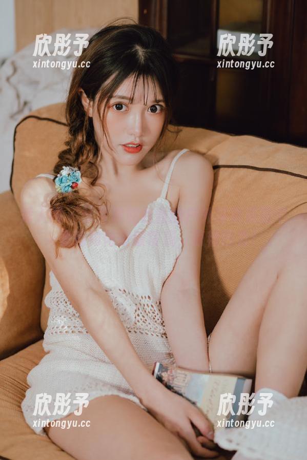 秀人网 - 从萝莉悠悠酱的户外写真资源中，看她如何突破常规，惊艳四方！