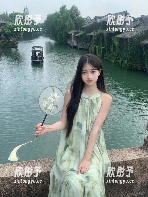 秀人网 - 蛋蛋宝红裙写真作品集最新更新！清新可爱的风格让人心动不已哦！