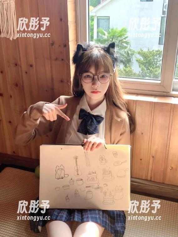 秀人网 - 校园写真大赏：袁圆的精彩瞬间尽在网盘等你来解锁