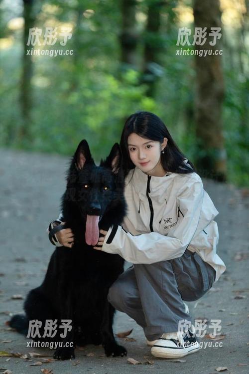 秀人网 - 陆萱雅高清写真秀：镂空设计展现女性柔美与力量并存