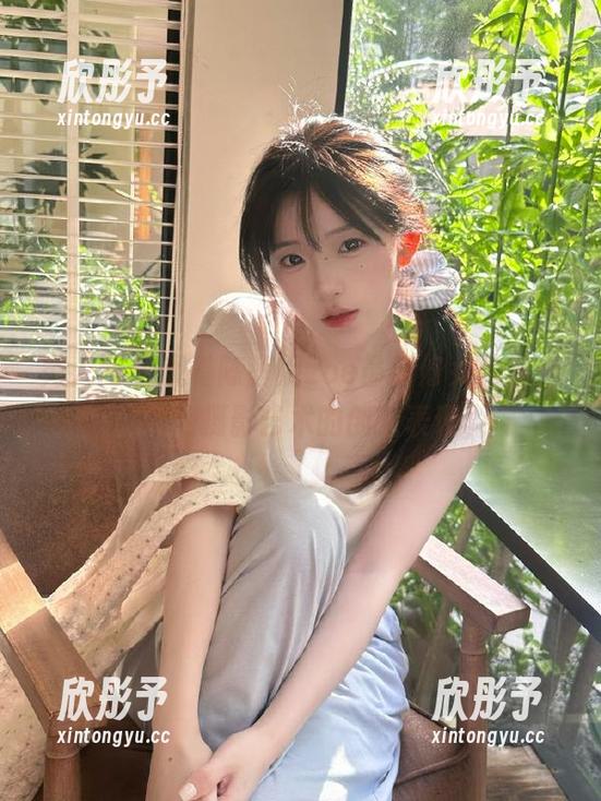秀人网 - 观看陈茜妮zoe最新修女作品，领略摄影艺术的创新表现