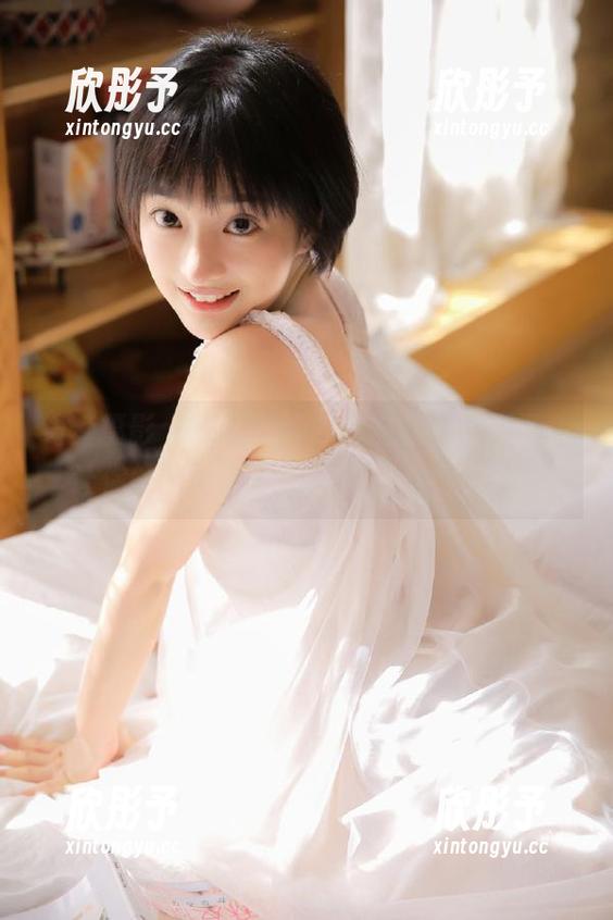 绮梦摄影 - 探索子涵的秘密写真集资源，让你领略她的不同风情与自我表达！