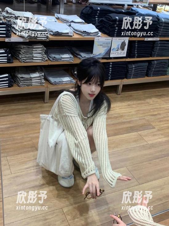美媛馆 - 高跟鞋与王馨瑶yanni的绝妙搭配，写真下载送你无限时尚灵感！