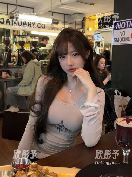 花漾show - 萌汉药baby很酷女仆全集，探索她的每一幅作品，感受不一样的魅力