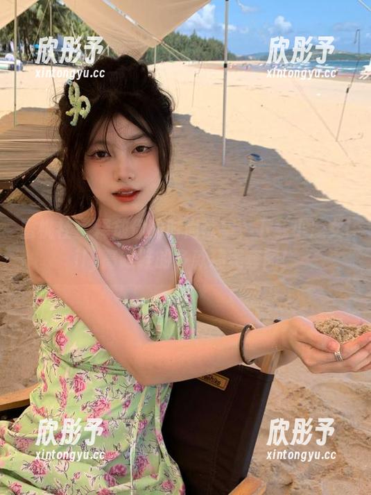 蜜桃社 - 释放你的时尚欲望，下载小魔女lily高跟鞋的多款精美套图！